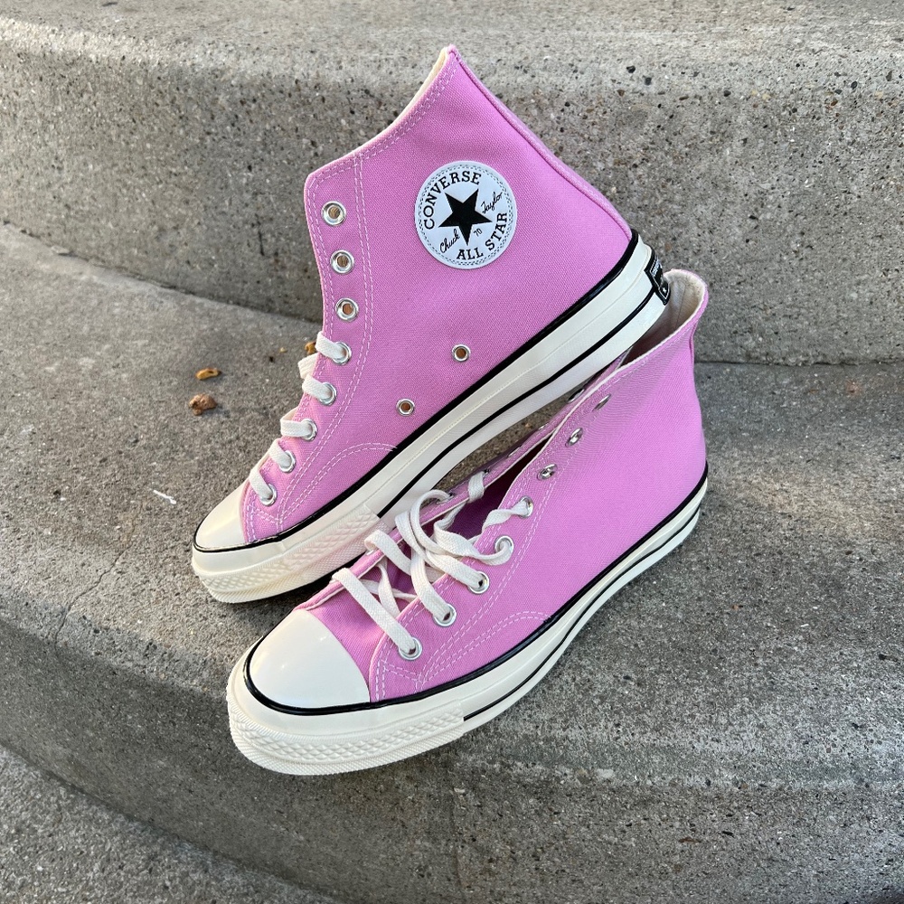 Pink size 9 men's 11 women's chuck 70 converse hightops
